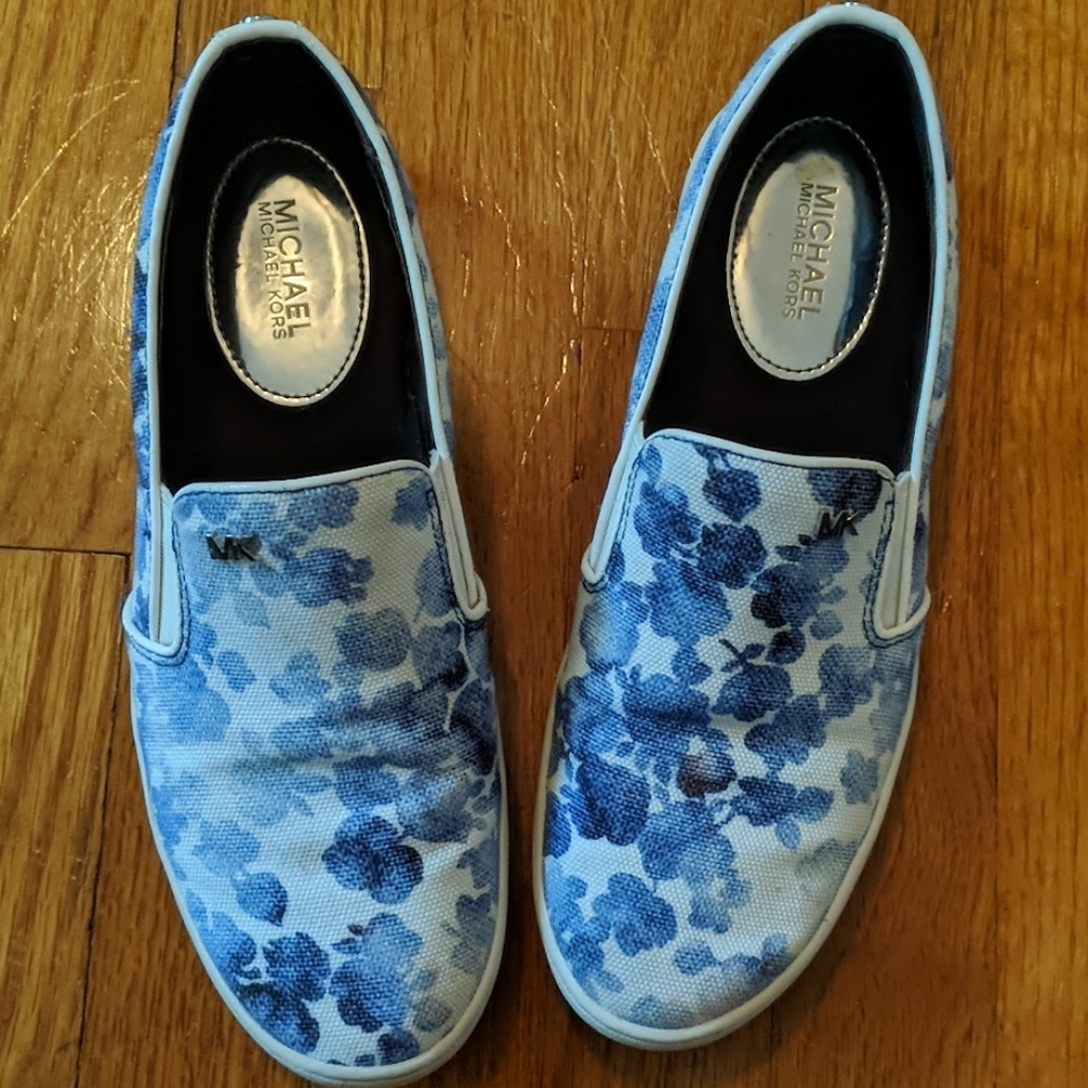 MK size 7 Floral slides